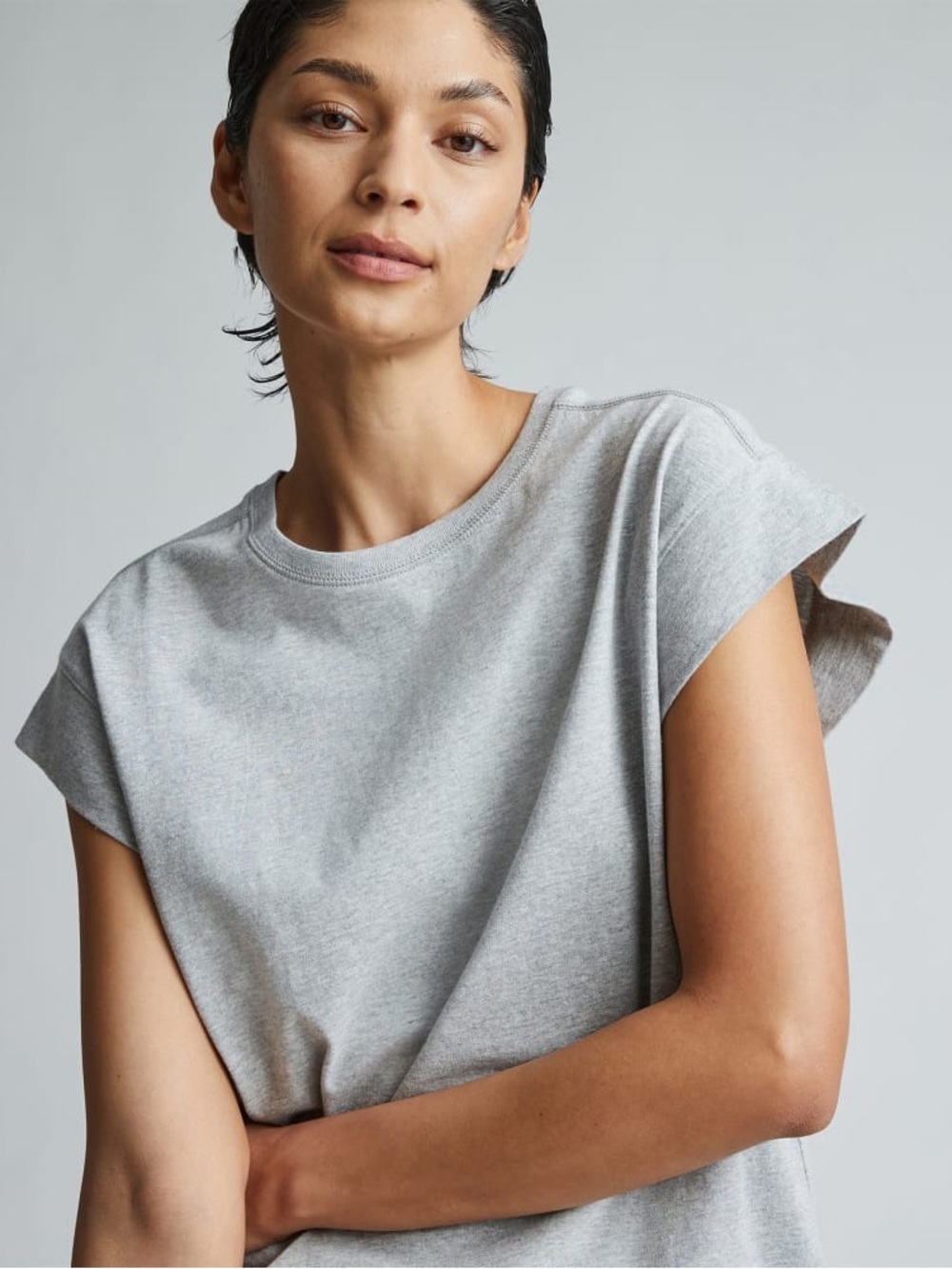 Everlane Heather Gray Short Sleeve Muscle Tee Small. P2P 20” Sold Out in store